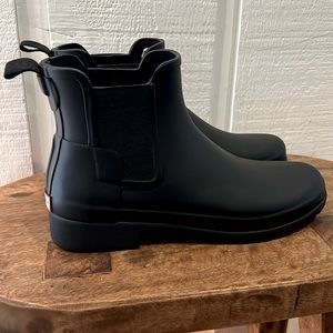 NWT Hunter Original Chelsea Ankle Rain Boot - Size 8, Color Black